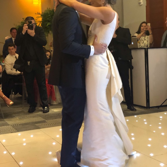 Oscar de la Renta Landon gown - Picture 5 of 7